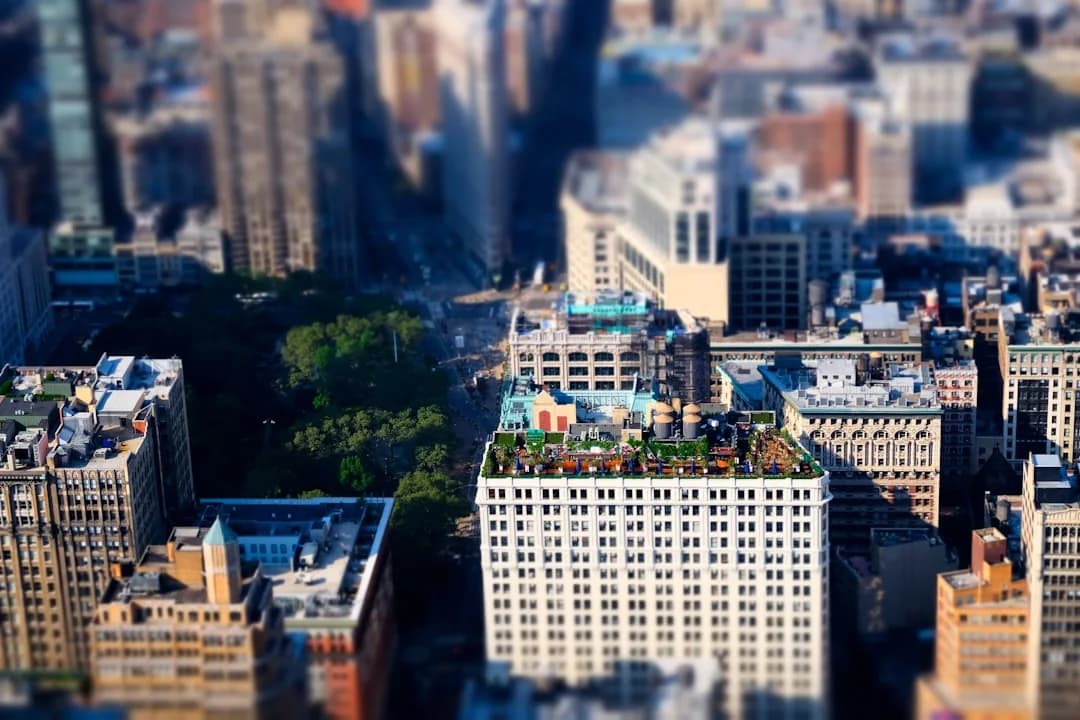Cover Image for Manhattan Rooftop Living Economy 2026: Trends and Impacts